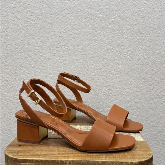 Vince Camuto Acaylee Leather Heel Sandals Size 11 Wide - Picture 2 of 8